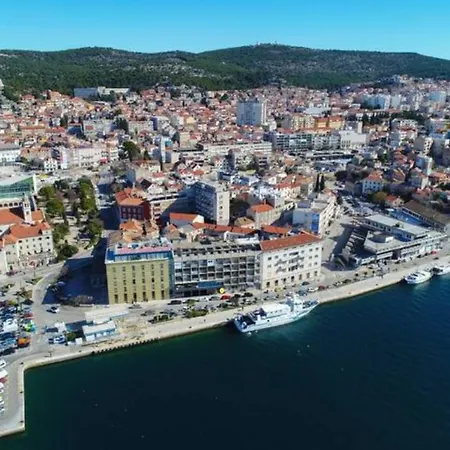 Megi דירה שיבניק